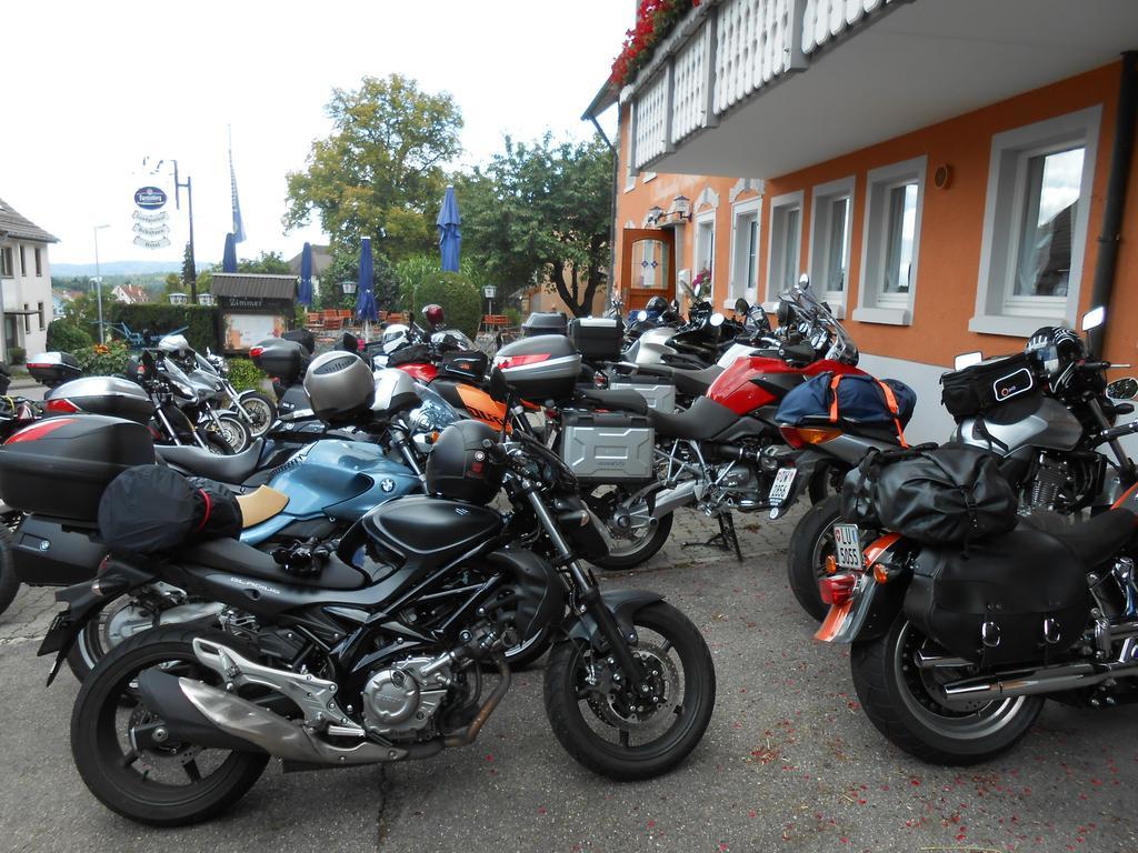 Landgasthof Schutzen Hotel Tengen Екстериор снимка