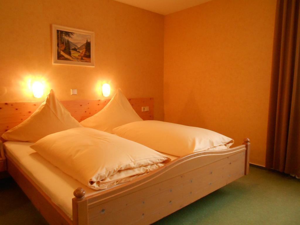 Landgasthof Schutzen Hotel Tengen Стая снимка
