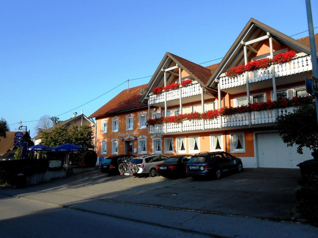 Landgasthof Schutzen Hotel Tengen Екстериор снимка